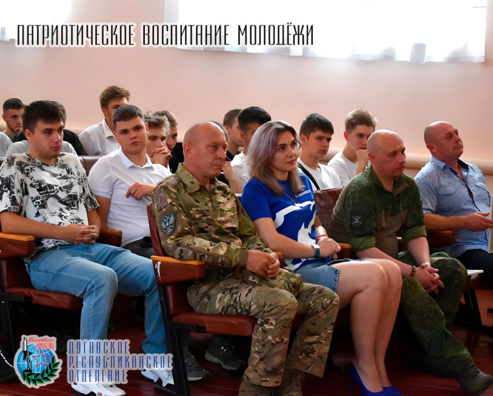 30 июня в Стахановском колледже имени Героя Социалистического Труда К.Г. Петрова, состоялся кинопоказ художественного фильма о войне 30 июня в Стахановском колледже имени Героя Социалистического Труда К.Г. Петрова, состоялся кинопоказ художественного фильма о войне