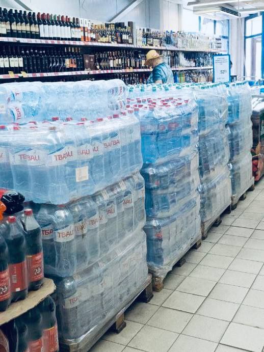 В Стаханове спрос на воду объемом 5 литров превысил предложение В Стаханове спрос на воду объемом 5 литров превысил предложение