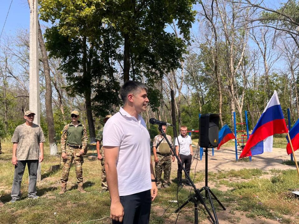 Пляжному волейболу быть!. 13 июля в Суходольскк прошел турнир по пляжному волейболу «Кубок Защитников Отечества» среди мужских команд ЛНР В Кубке приняли участие 8 команд из Краснодона, Беловодска, Алчевска, Красного Луча и...