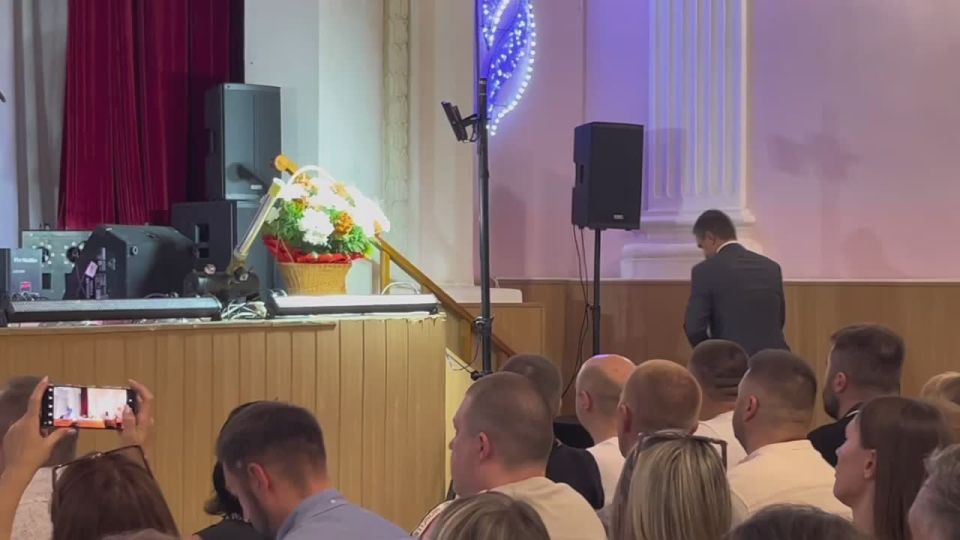 Министр промышленности и торговли ЛНР Владислав Варшавский в преддверии Дня Металлурга принял участие в торжественном мероприятии "Салют, металлургам!"