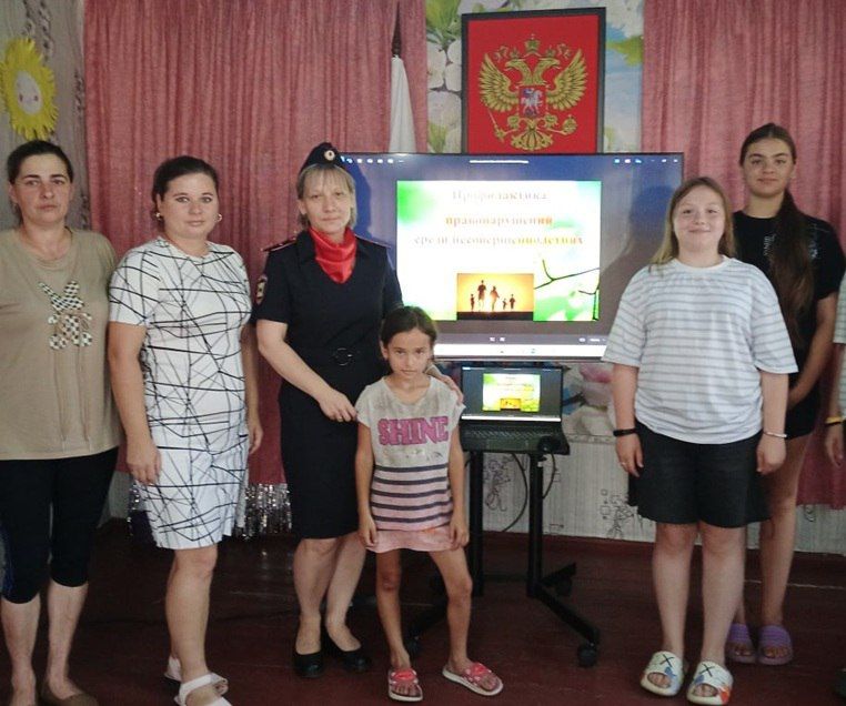 В поселке Великий Лог провели профилактическую беседу для подростков В поселке Великий Лог провели профилактическую беседу для подростков