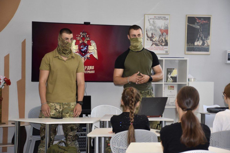 Сегодня в МБУ “Марковский районный дом культуры” царила атмосфера заботы и взаимопомощи! Сегодня в МБУ “Марковский районный дом культуры” царила атмосфера заботы и взаимопомощи!