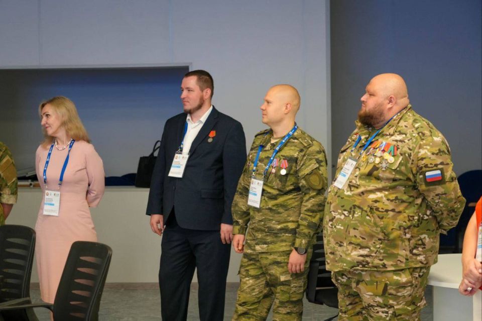 Заместитель директора центра «Мой бизнес» Александр Осацкий - участник программы «Герои Луганщины» Заместитель директора центра «Мой бизнес» Александр Осацкий - участник программы «Герои Луганщины»