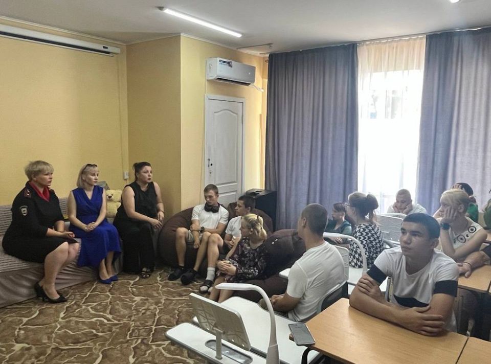Инна Швенк: По инициативе Уполномоченного по правам ребенка в ЛНР Инны Швенк, в рамках Всероссийской акции «Безопасность детства», для воспитанников ОРН ГКУ ЛНР «Семейный центр» г. Луганска, прошло обучающее занятие Инна Швенк: По инициативе Уполномоченного по правам ребенка в ЛНР Инны Швенк, в рамках Всероссийской акции «Безопасность детства», для воспитанников ОРН ГКУ ЛНР «Семейный центр» г. Луганска, прошло обучающее занятие