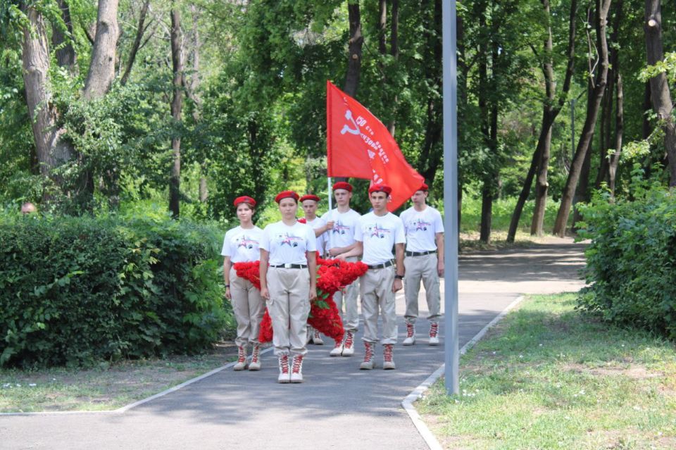 Красный Луч принял Межрегиональную патриотическую эстафету «Венок славы» Красный Луч принял Межрегиональную патриотическую эстафету «Венок славы»
