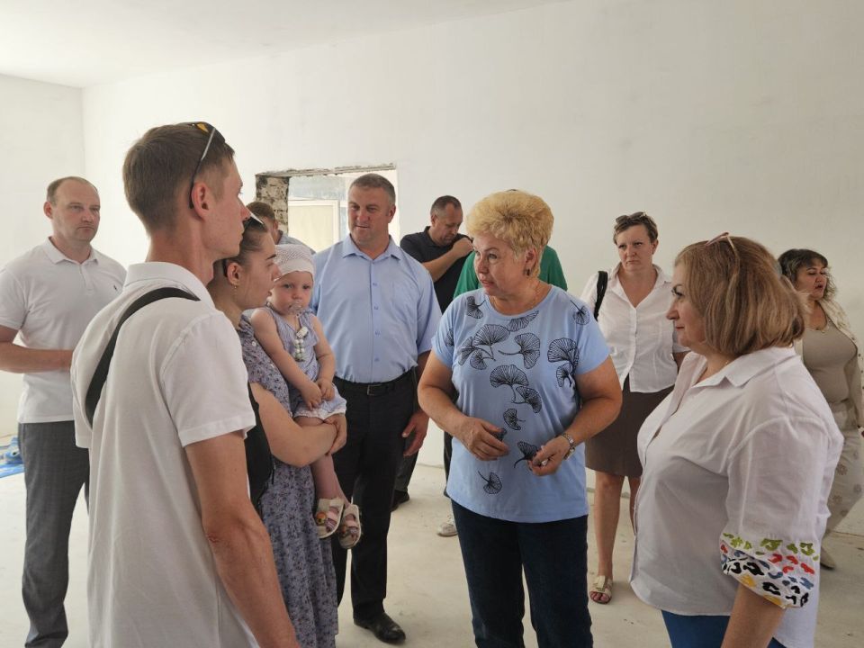 Ольга Бас: В рамках государственной программы «Развитие образования», которая является частью национального проекта «Семья» в Первомайске проводится капремонт в яслях-садах комбинированного типа «Солнышко» и «Аленький... Ольга Бас: В рамках государственной программы «Развитие образования», которая является частью национального проекта «Семья» в Первомайске проводится капремонт в яслях-садах комбинированного типа «Солнышко» и «Аленький...