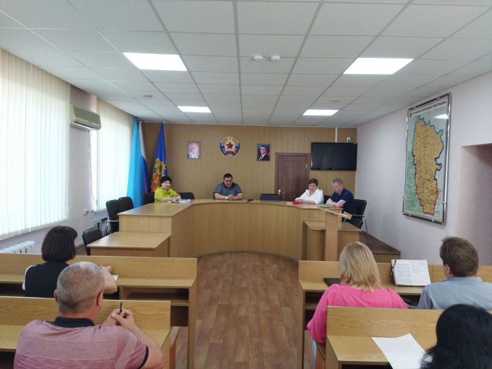 В Администрации городского округа город Ровеньки состоялось плановое совещание, которое провел Глава городского округа город Ровеньки Андрей Викторович Рубанцов В Администрации городского округа город Ровеньки состоялось плановое совещание, которое провел Глава городского округа город Ровеньки Андрей Викторович Рубанцов