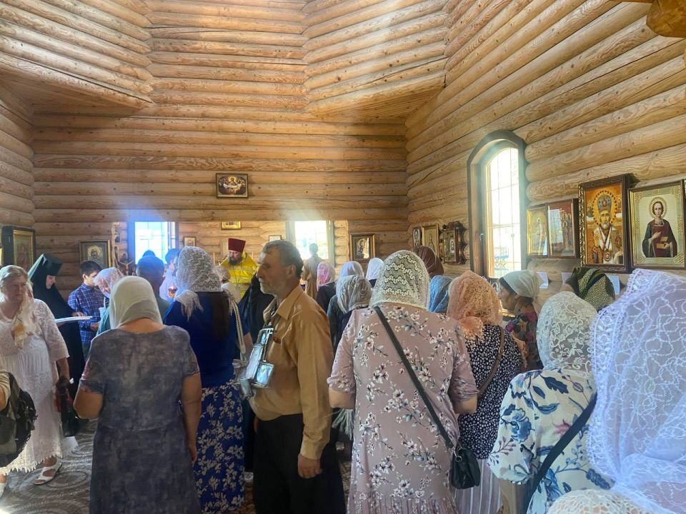 Царские дни в больничном храме в честь иконы Божией матери "Взыскание погибших" Царские дни в больничном храме в честь иконы Божией матери "Взыскание погибших"