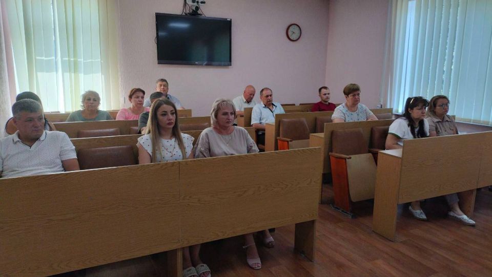 Андрей Рубанцов: Сегодня провел заседание комиссии по предупреждению и ликвидации чрезвычайных ситуаций и обеспечению пожарной безопасности муниципального образования городской округ город Ровеньки Луганской Народной... Андрей Рубанцов: Сегодня провел заседание комиссии по предупреждению и ликвидации чрезвычайных ситуаций и обеспечению пожарной безопасности муниципального образования городской округ город Ровеньки Луганской Народной...