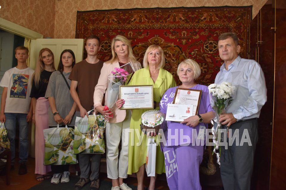 Сегодня в Алчевске свой 100-летний юбилей отмечает ветеран Великой Отечественной войны Мария Алексеевна Хильченко Сегодня в Алчевске свой 100-летний юбилей отмечает ветеран Великой Отечественной войны Мария Алексеевна Хильченко