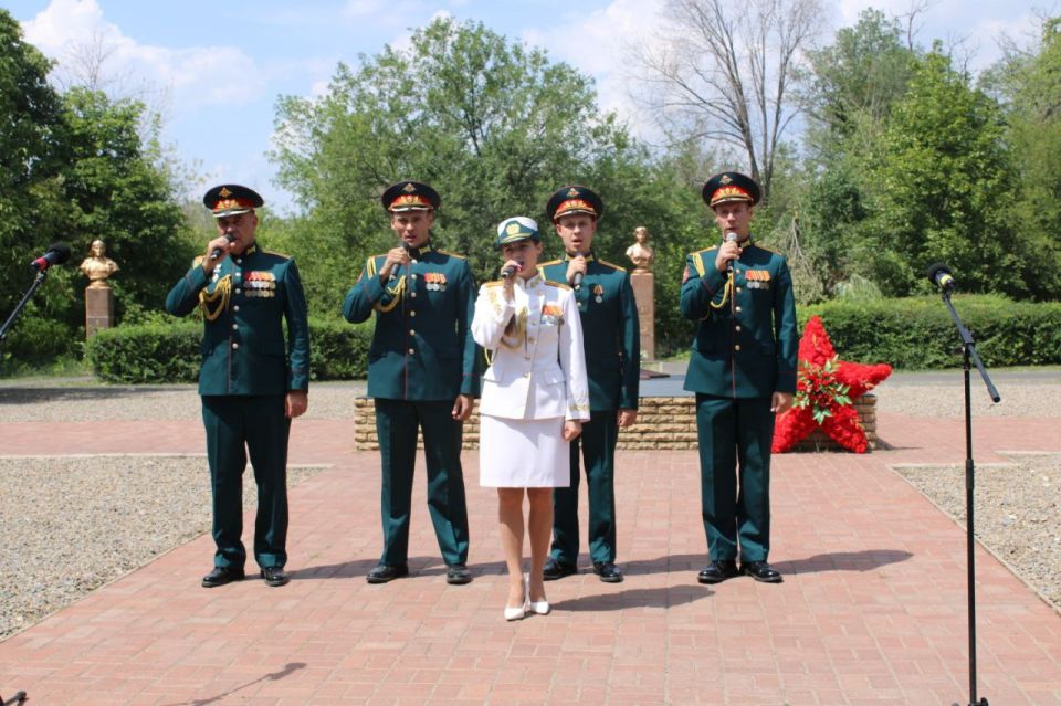 Красный Луч принял Межрегиональную патриотическую эстафету «Венок славы» Красный Луч принял Межрегиональную патриотическую эстафету «Венок славы»