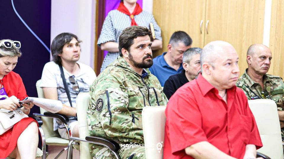 Замминистра труда ЛНР принял участие в заседании круглого стола