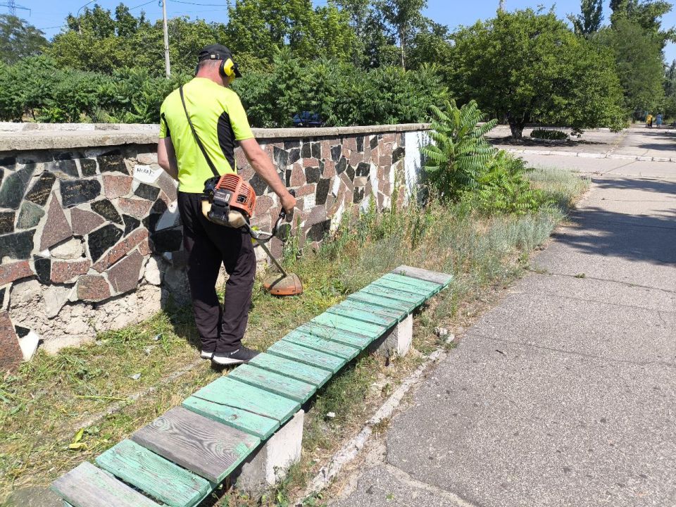 В Рубежном продолжаются работы по благоустройству общественных территорий В Рубежном продолжаются работы по благоустройству общественных территорий