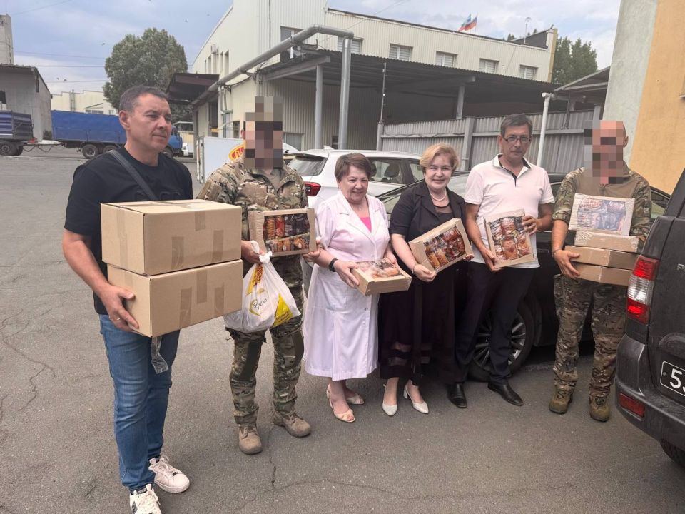 Зинаида Наден: Делаем дело вместе. Сегодня Луганск с деловой и волонтерской миссией посетила делегация делороссов Астраханской области во главе с ее председателем, уполномоченным по защите прав предпринимателей при... Зинаида Наден: Делаем дело вместе. Сегодня Луганск с деловой и волонтерской миссией посетила делегация делороссов Астраханской области во главе с ее председателем, уполномоченным по защите прав предпринимателей при...