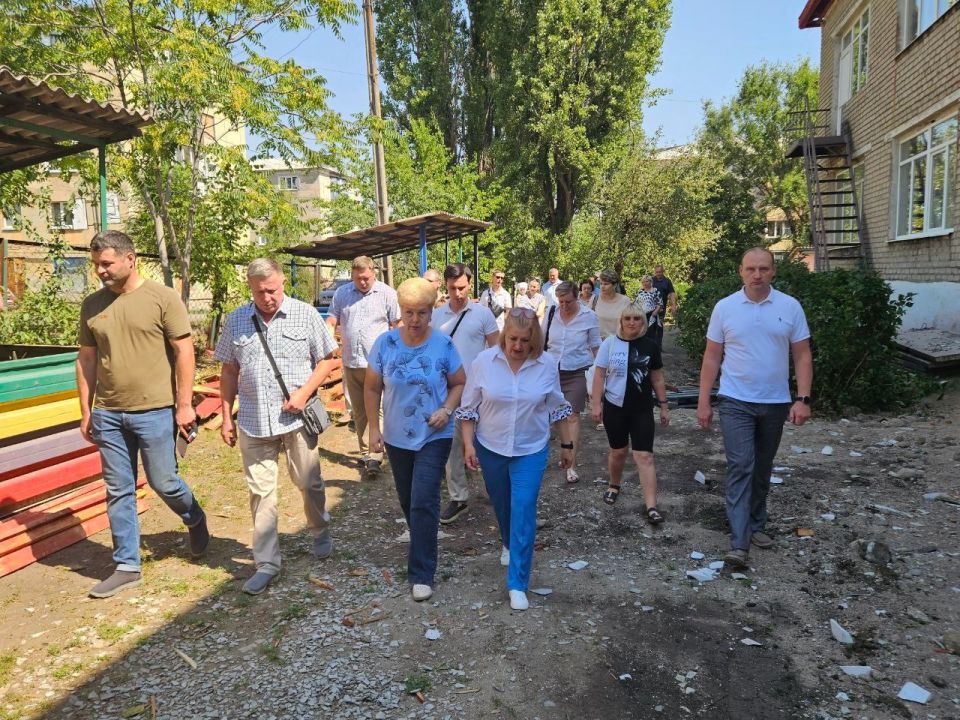 Олег Коваль: В рамках работы Штаба общественного и депутатского контроля партийного проекта "Новая школа" "Единой России" Сенатор РФ от ЛНР Ольга Бас с рабочим визитом посетила Первомайский городской округ Олег Коваль: В рамках работы Штаба общественного и депутатского контроля партийного проекта "Новая школа" "Единой России" Сенатор РФ от ЛНР Ольга Бас с рабочим визитом посетила Первомайский городской округ