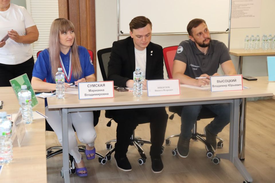 Впервые в Донецке прошла межрегиональная игра дебаты «А ты докажи!» с четырьмя регионами (ДНР, ЛНР, Херсонская и Запорожская области), организованная Избирательной комиссией ДНР Впервые в Донецке прошла межрегиональная игра дебаты «А ты докажи!» с четырьмя регионами (ДНР, ЛНР, Херсонская и Запорожская области), организованная Избирательной комиссией ДНР