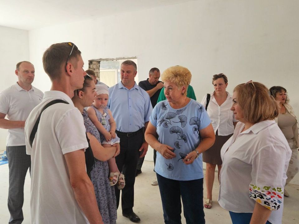 Олег Коваль: В рамках работы Штаба общественного и депутатского контроля партийного проекта "Новая школа" "Единой России" Сенатор РФ от ЛНР Ольга Бас с рабочим визитом посетила Первомайский городской округ Олег Коваль: В рамках работы Штаба общественного и депутатского контроля партийного проекта "Новая школа" "Единой России" Сенатор РФ от ЛНР Ольга Бас с рабочим визитом посетила Первомайский городской округ