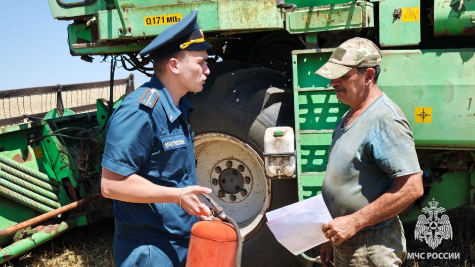 МЧС России в период уборочной кампании: инспекторы ЛНР проводят рейды по контролю за безопасностью МЧС России в период уборочной кампании: инспекторы ЛНР проводят рейды по контролю за безопасностью