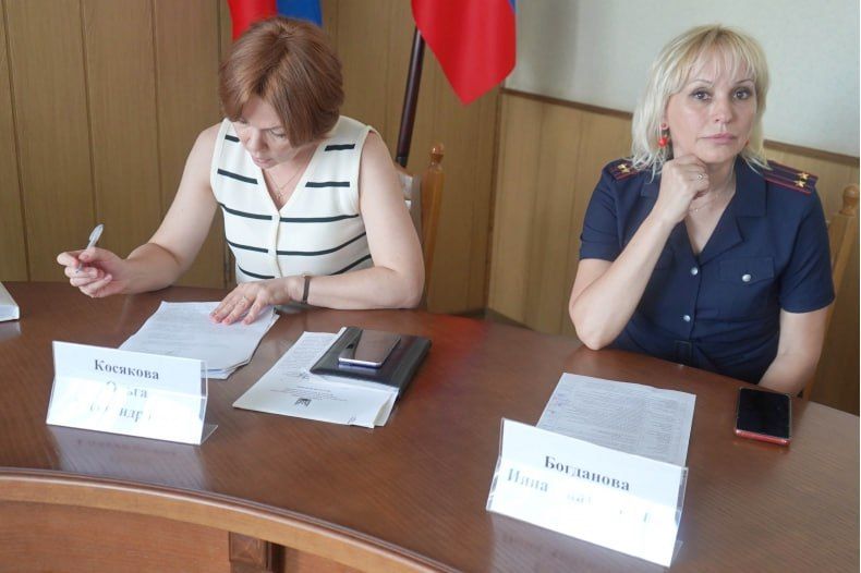 Проведено заседание Комиссии по делам несовершеннолетних и защите их прав Проведено заседание Комиссии по делам несовершеннолетних и защите их прав