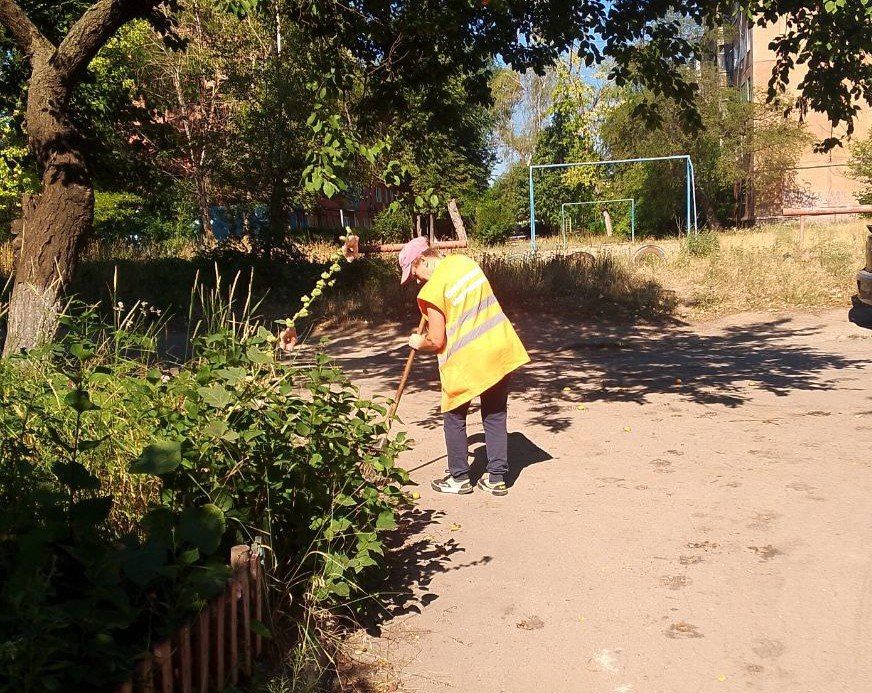 Коммунальные службы проводят работы на территории города Коммунальные службы проводят работы на территории города
