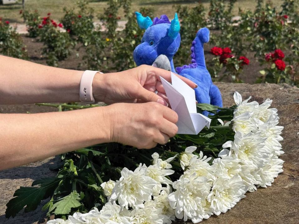 В преддверии Дня памяти детей – жертв войны в Донбассе, активисты местного отделения ВПП «Единая Россия» приобщились ко всероссийской акции, посвященной памяти детей, погибших во время вооруженного конфликта В преддверии Дня памяти детей – жертв войны в Донбассе, активисты местного отделения ВПП «Единая Россия» приобщились ко всероссийской акции, посвященной памяти детей, погибших во время вооруженного конфликта