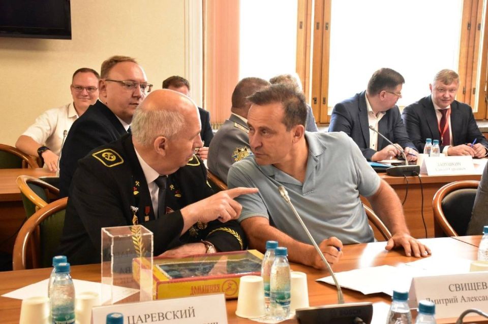 Роман Лысенко: В апреле Герои Труда обратились в Благотворительный фонд ПОБЕДА с просьбой возродить праздник, посвящённый дню основания Стахановского движения Роман Лысенко: В апреле Герои Труда обратились в Благотворительный фонд ПОБЕДА с просьбой возродить праздник, посвящённый дню основания Стахановского движения