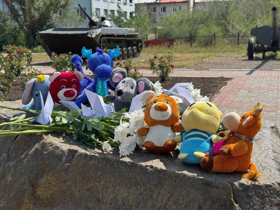 В преддверии Дня памяти детей – жертв войны в Донбассе, активисты местного отделения ВПП «Единая Россия» приобщились ко всероссийской акции, посвященной памяти детей, погибших во время вооруженного конфликта В преддверии Дня памяти детей – жертв войны в Донбассе, активисты местного отделения ВПП «Единая Россия» приобщились ко всероссийской акции, посвященной памяти детей, погибших во время вооруженного конфликта