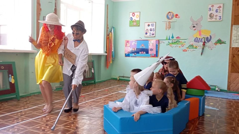 В рамках Всероссийской акции "Безопасность детства" в Ровеньковском детском саду "Ивушка" прошел игровой познавательный квест для детей и родителей "В поисках Мальвины-разумницы" В рамках Всероссийской акции "Безопасность детства" в Ровеньковском детском саду "Ивушка" прошел игровой познавательный квест для детей и родителей "В поисках Мальвины-разумницы"