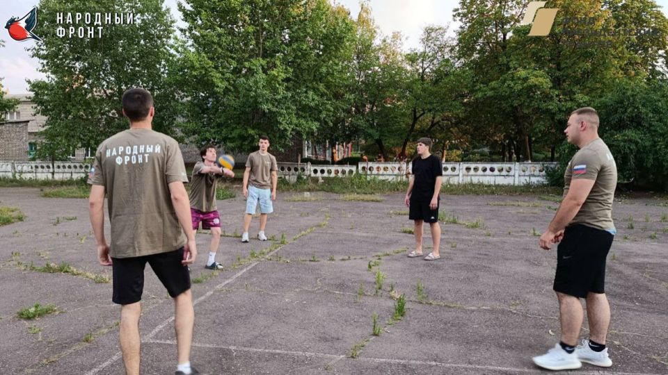 Сегодня наши ребята показали скилл на волейбольной тренировке! Было жарко, энергично и очень весело! Сегодня наши ребята показали скилл на волейбольной тренировке! Было жарко, энергично и очень весело!