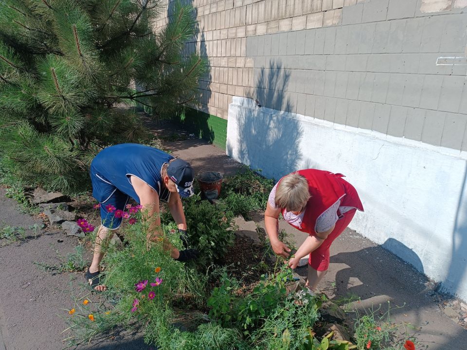 Технические работники Центра досуга «Дзержинец» успешно завершили запланированные мероприятия по хозяйственной части Технические работники Центра досуга «Дзержинец» успешно завершили запланированные мероприятия по хозяйственной части