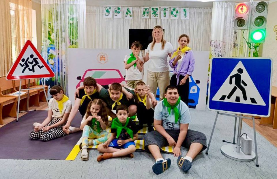 Центр дневного пребывания для детей-инвалидов работает на базе Луганского центра «Возрождение» Центр дневного пребывания для детей-инвалидов работает на базе Луганского центра «Возрождение»