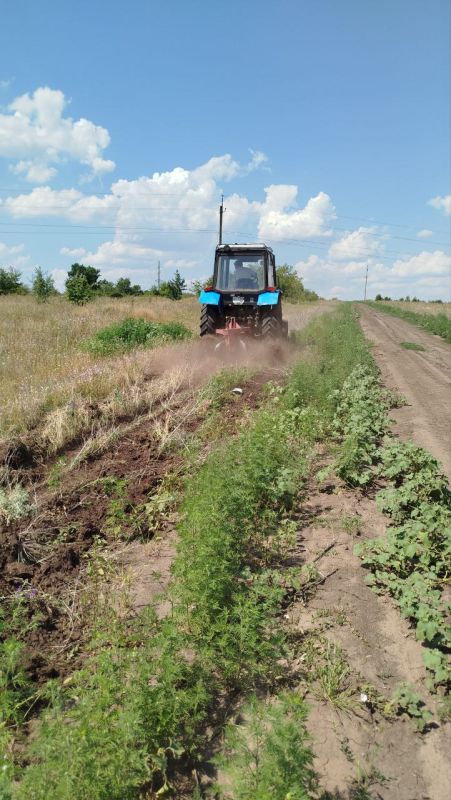 На территории Нижнеольховского отдела жизнеобеспечения в целях противопожарной безопасности проводится опашка населенных пунктов Нижняя Ольховая, Верхняя Ольховая, Пшеничное, Камышное, Колесниковка, Югановка На территории Нижнеольховского отдела жизнеобеспечения в целях противопожарной безопасности проводится опашка населенных пунктов Нижняя Ольховая, Верхняя Ольховая, Пшеничное, Камышное, Колесниковка, Югановка