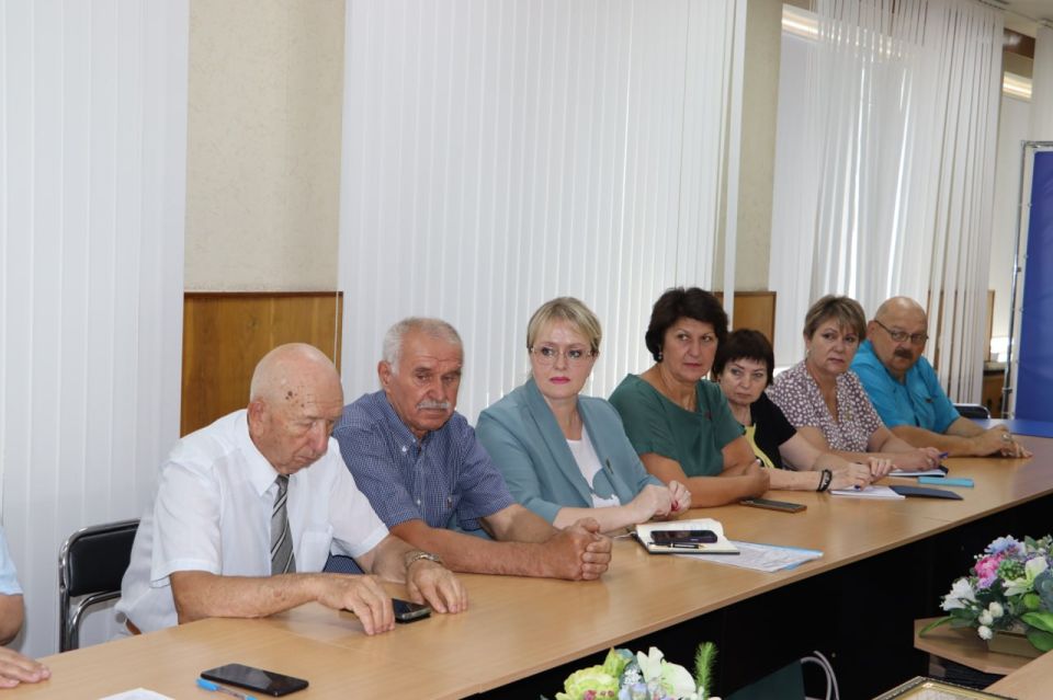 Донбасс славен людьми: в Стаханове подвели итоги визита ветеранов шахтерского труда в Москву Донбасс славен людьми: в Стаханове подвели итоги визита ветеранов шахтерского труда в Москву