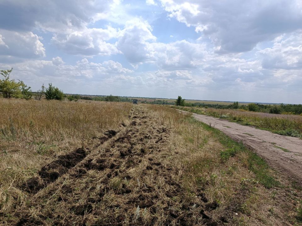 21 .07.2025 г.на территории Широковского отдела жизнеобеспечения проведены работы по созданию противопожарных минерализованных полос в населённых пунктах: 21 .07.2025 г.на территории Широковского отдела жизнеобеспечения проведены работы по созданию противопожарных минерализованных полос в населённых пунктах: