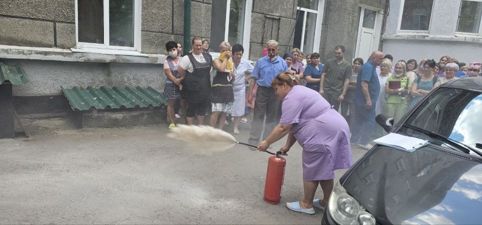 Безопасность превыше всего: В Краснолучской ГБ "Известий" прошли противопожарные учения Безопасность превыше всего: В Краснолучской ГБ "Известий" прошли противопожарные учения