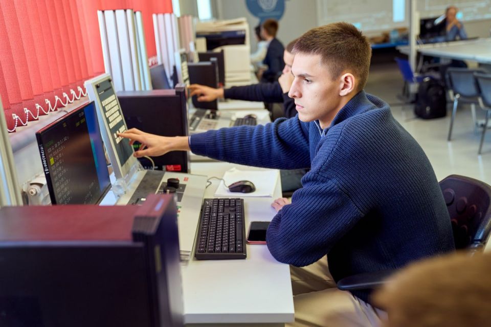 Более 1,7 млн заявлений на поступление подано в организации СПО в этом году Более 1,7 млн заявлений на поступление подано в организации СПО в этом году