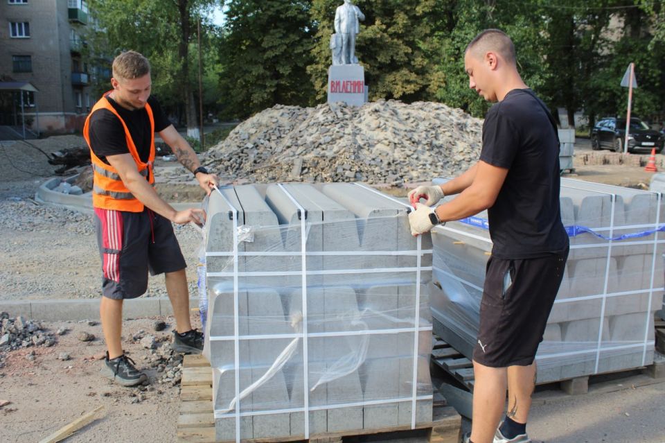 Сергей Козенко: В рамках специального инфраструктурного проекта в городе Молодогвардейске продолжаются масштабные работы по ремонту дороги на улице Ленина Сергей Козенко: В рамках специального инфраструктурного проекта в городе Молодогвардейске продолжаются масштабные работы по ремонту дороги на улице Ленина