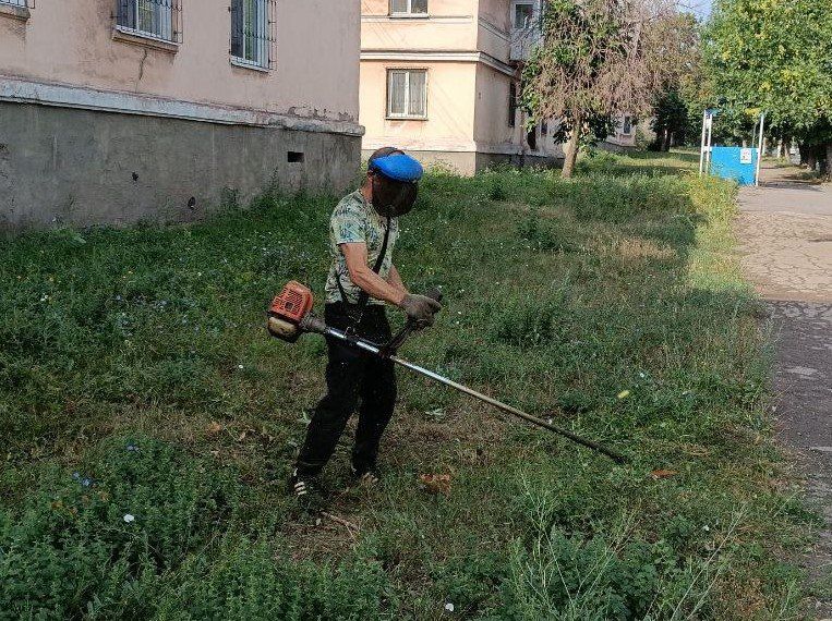 Коммунальные службы проводят работы на территории города Коммунальные службы проводят работы на территории города