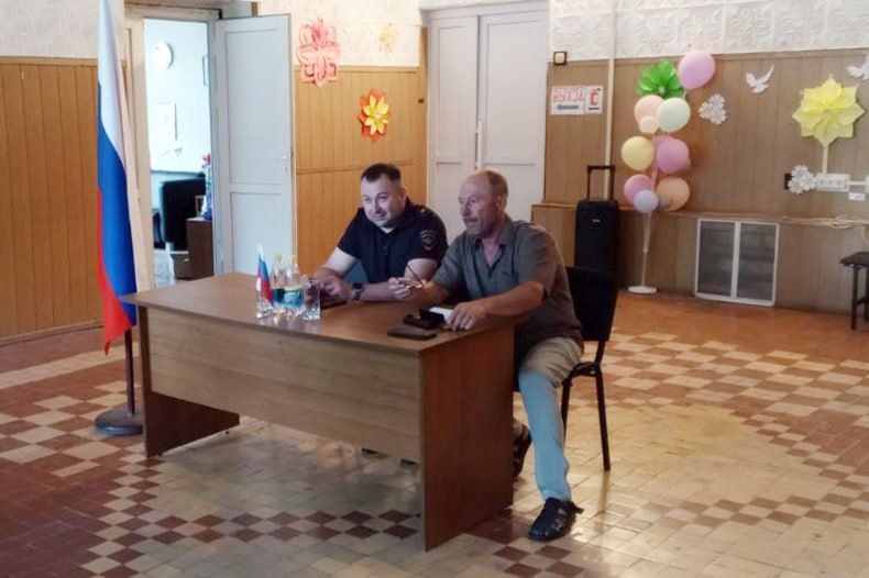 В селе Новоборовицы была проведена встреча с сотрудниками МВД В селе Новоборовицы была проведена встреча с сотрудниками МВД