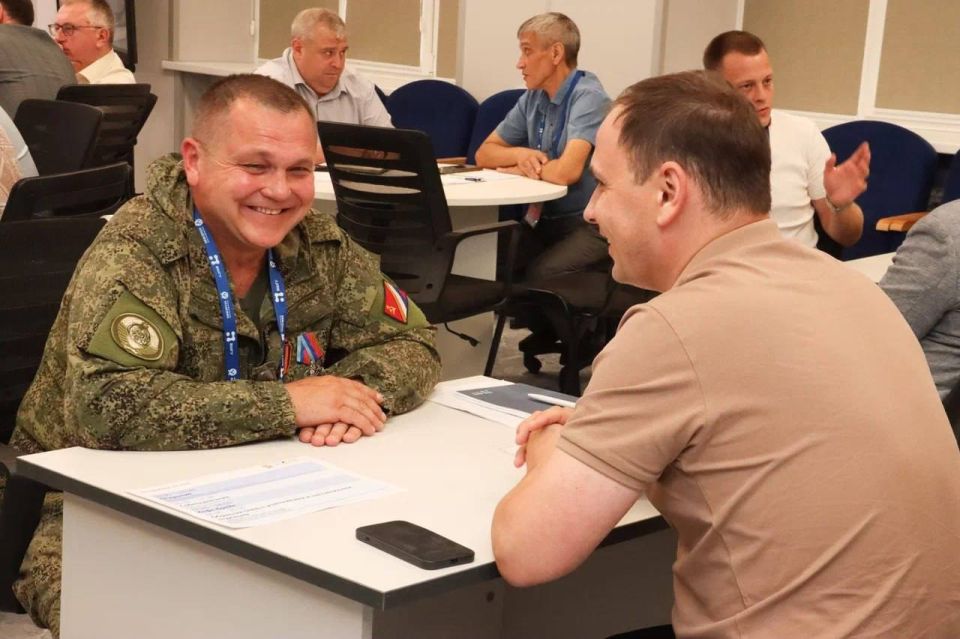 Сообщаю, что стал наставником участника проекта "Герои Луганщины" - Андрея Головакина Сообщаю, что стал наставником участника проекта "Герои Луганщины" - Андрея Головакина