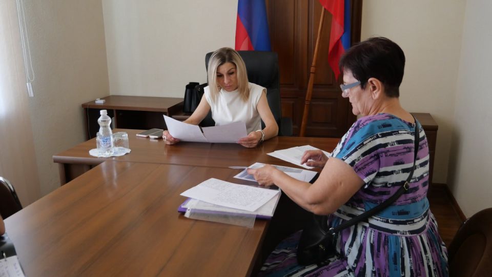 Заместитель главы города Ирина Жадан провела прием граждан Заместитель главы города Ирина Жадан провела прием граждан