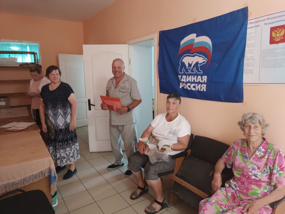 Врачи Новосветловской участковой больницы провели выездной прием в селе Давыдо-Никольское Врачи Новосветловской участковой больницы провели выездной прием в селе Давыдо-Никольское