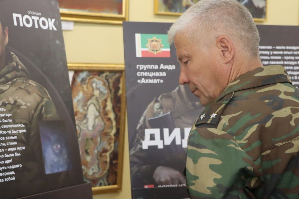 Выставка "Герои операции "Поток" стартовала в Северодонецке Выставка "Герои операции "Поток" стартовала в Северодонецке
