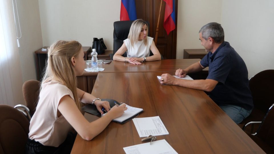 Заместитель главы города Ирина Жадан провела прием граждан Заместитель главы города Ирина Жадан провела прием граждан