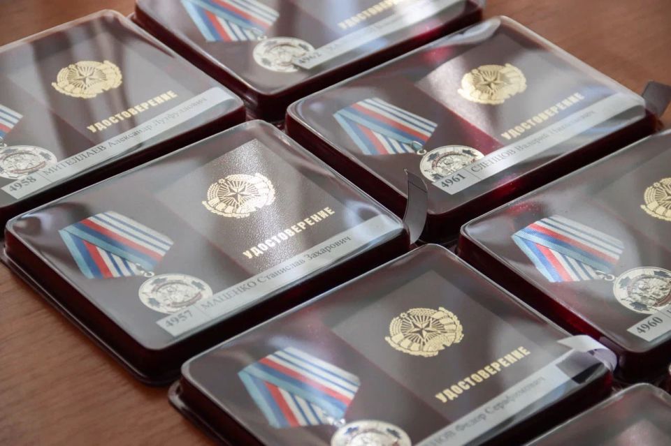 Олег Черноусов вручил награды легендарным волейболистам «Звезды» в честь 60-летия команды Олег Черноусов вручил награды легендарным волейболистам «Звезды» в честь 60-летия команды