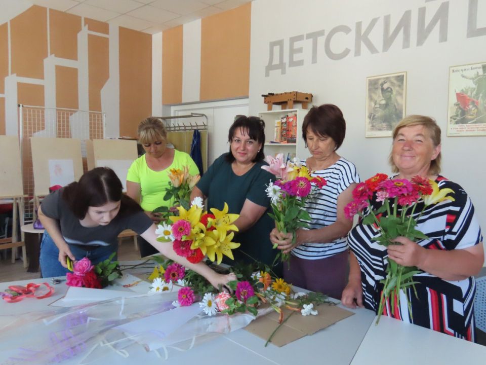Сегодня в МБУ “Марковский районный дом культуры” царила атмосфера творчества и красоты! Сегодня в МБУ “Марковский районный дом культуры” царила атмосфера творчества и красоты!