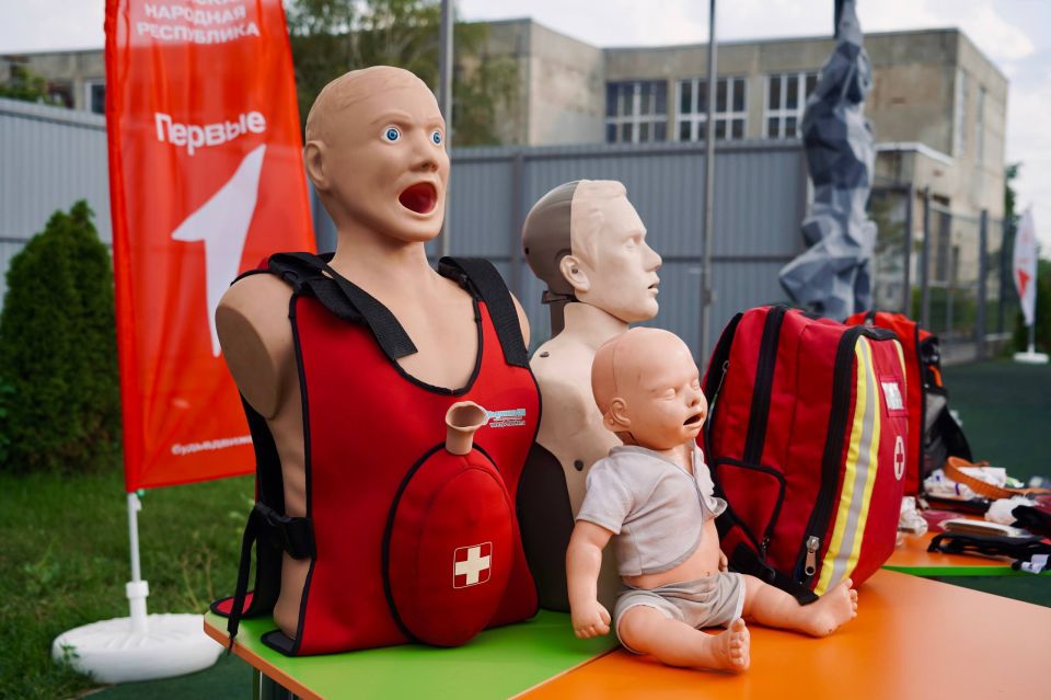 Юные спасатели в действии: мастер-класс по основам оказания первой помощи в детском лагере «Труженик» Юные спасатели в действии: мастер-класс по основам оказания первой помощи в детском лагере «Труженик»