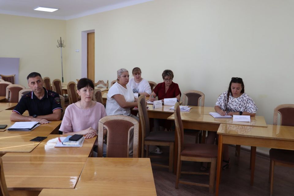В Администрации Стаханова обсудили меры профилактики правонарушений среди несовершеннолетних и поддержки семей в трудной ситуации В Администрации Стаханова обсудили меры профилактики правонарушений среди несовершеннолетних и поддержки семей в трудной ситуации