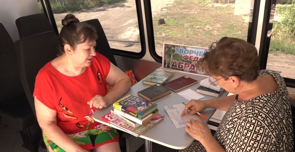 «Они нас ждут!». Сегодня «Библиотека на колёсах» отправилась в посёлок Северный «Они нас ждут!». Сегодня «Библиотека на колёсах» отправилась в посёлок Северный