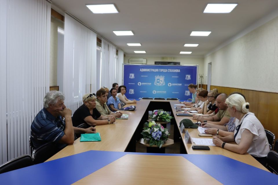 В Администрации Стаханова состоялась очередная встреча с семьями погибших защитников Отечества В Администрации Стаханова состоялась очередная встреча с семьями погибших защитников Отечества